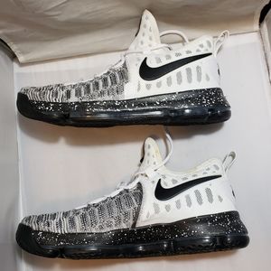 Kevin Durant "KD9" basketball shoes